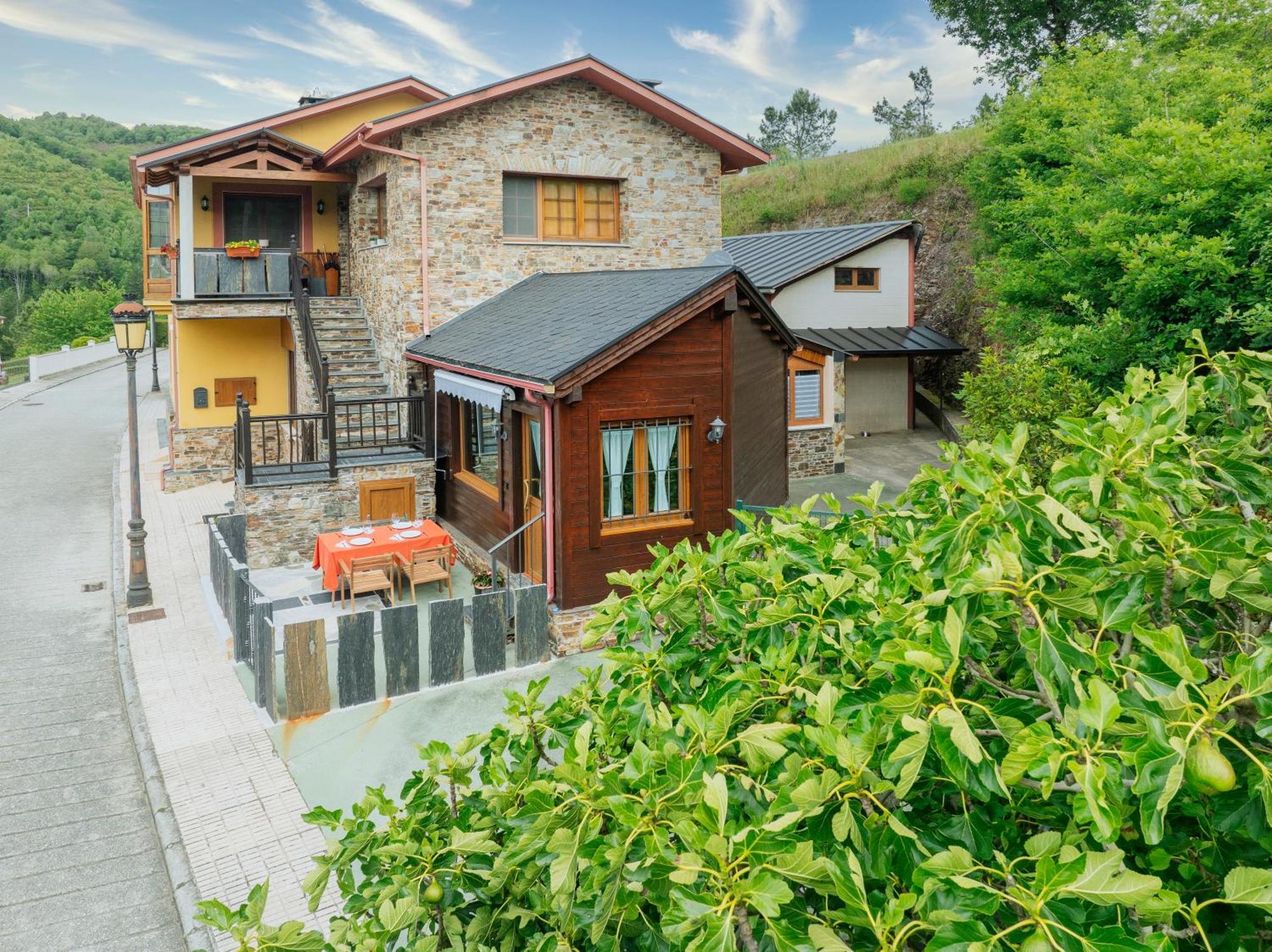 סנטה אאולליה דה אוסקוס Apartamentos Rurales Tin Turismo מראה חיצוני תמונה