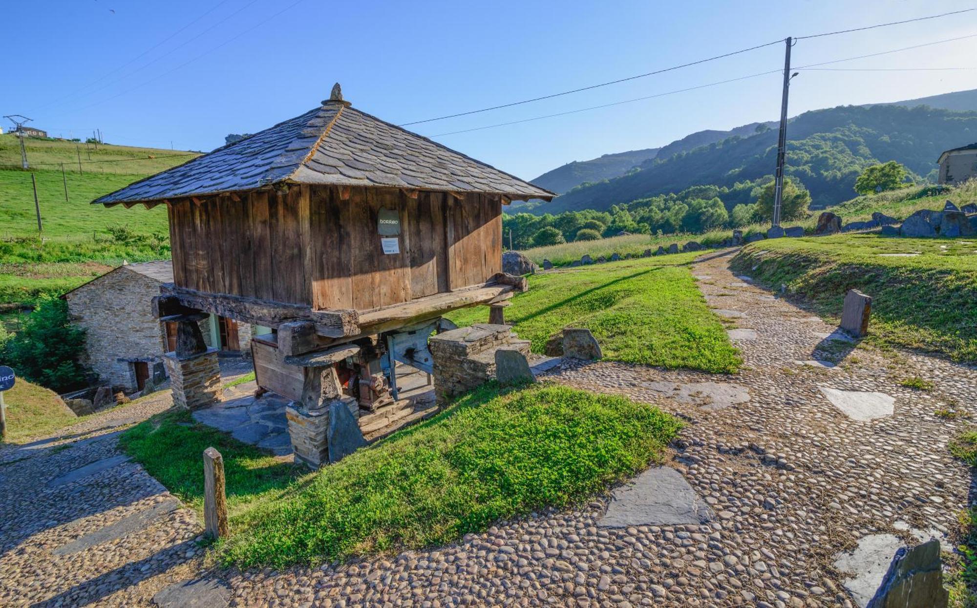 סנטה אאולליה דה אוסקוס Apartamentos Rurales Tin Turismo מראה חיצוני תמונה